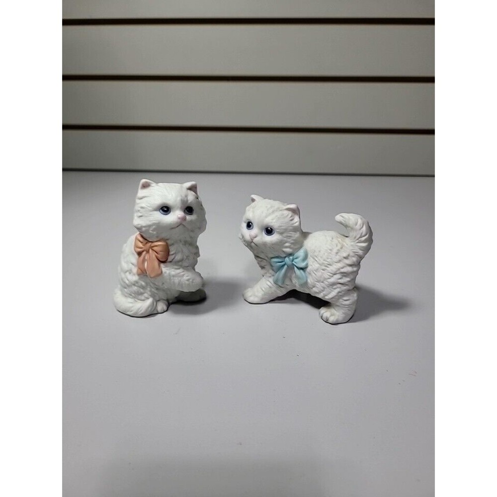 Vintage Homco Persian Kitten Fluffy Cat Figurines White With Pink and Blue Bows